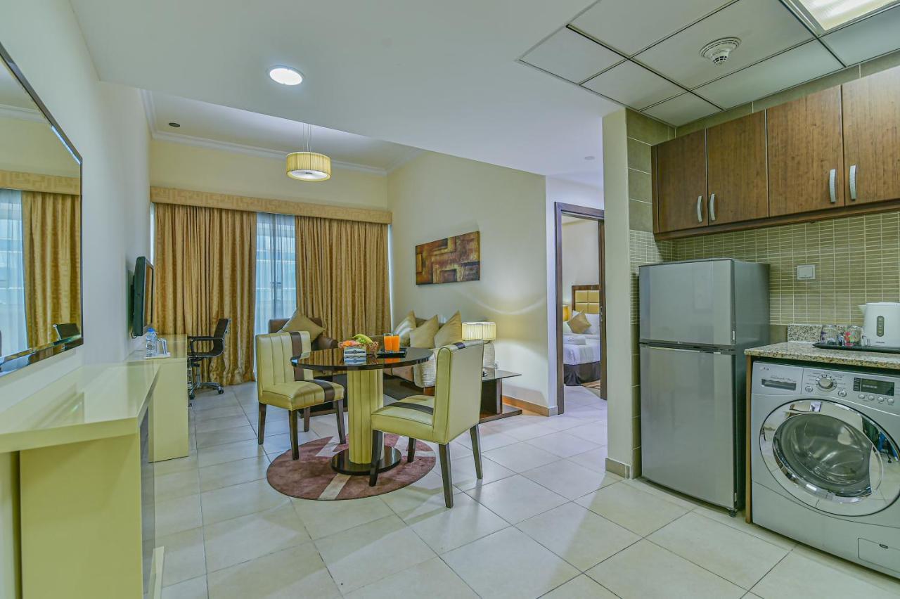 Vista Hotel Apartments Deluxe Dubai Exterior photo