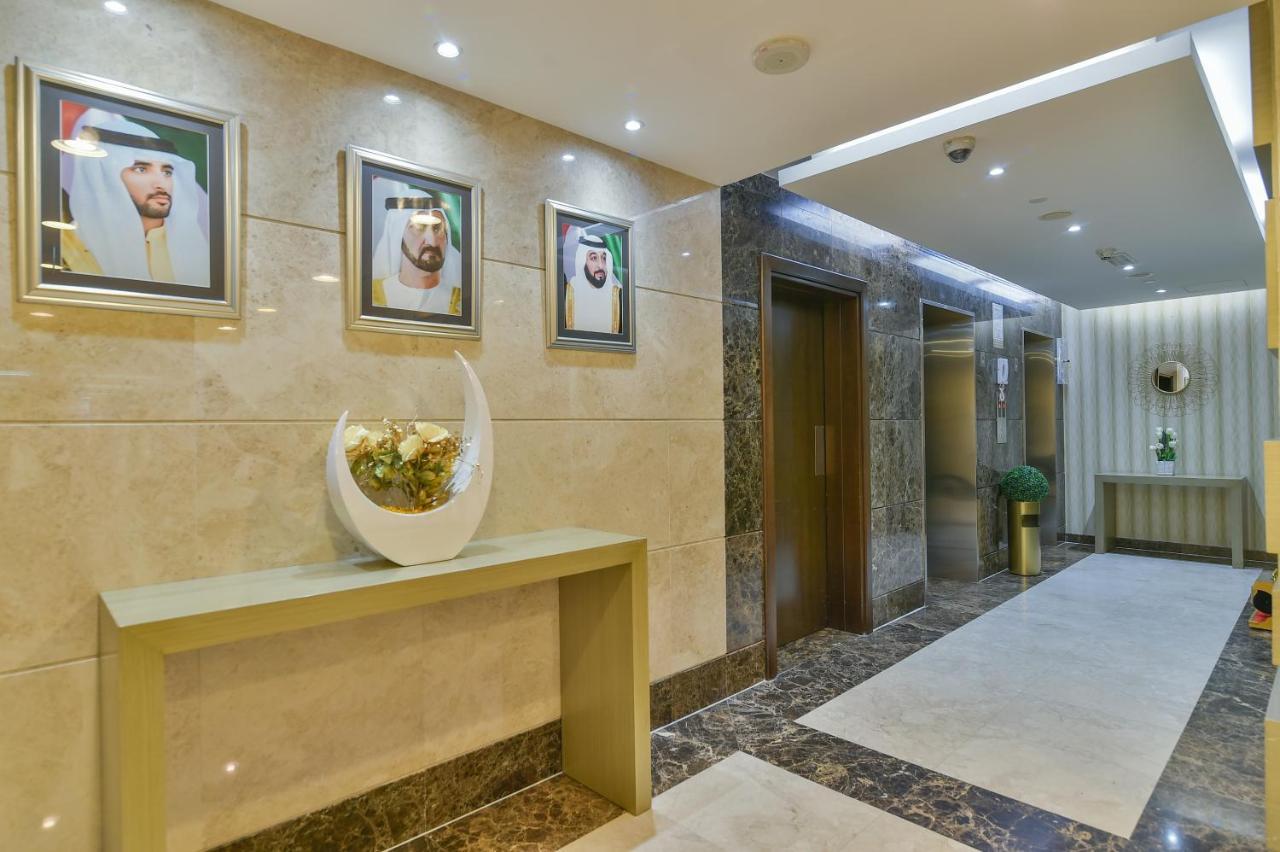 Vista Hotel Apartments Deluxe Dubai Exterior photo