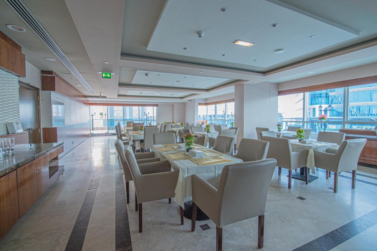 Vista Hotel Apartments Deluxe Dubai Exterior photo