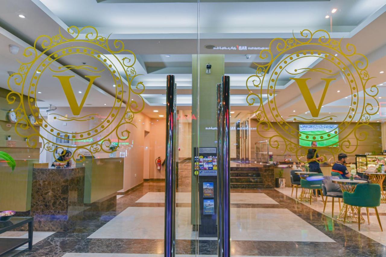 Vista Hotel Apartments Deluxe Dubai Exterior photo