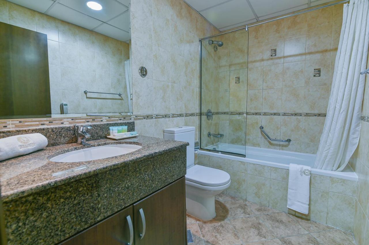 Vista Hotel Apartments Deluxe Dubai Exterior photo