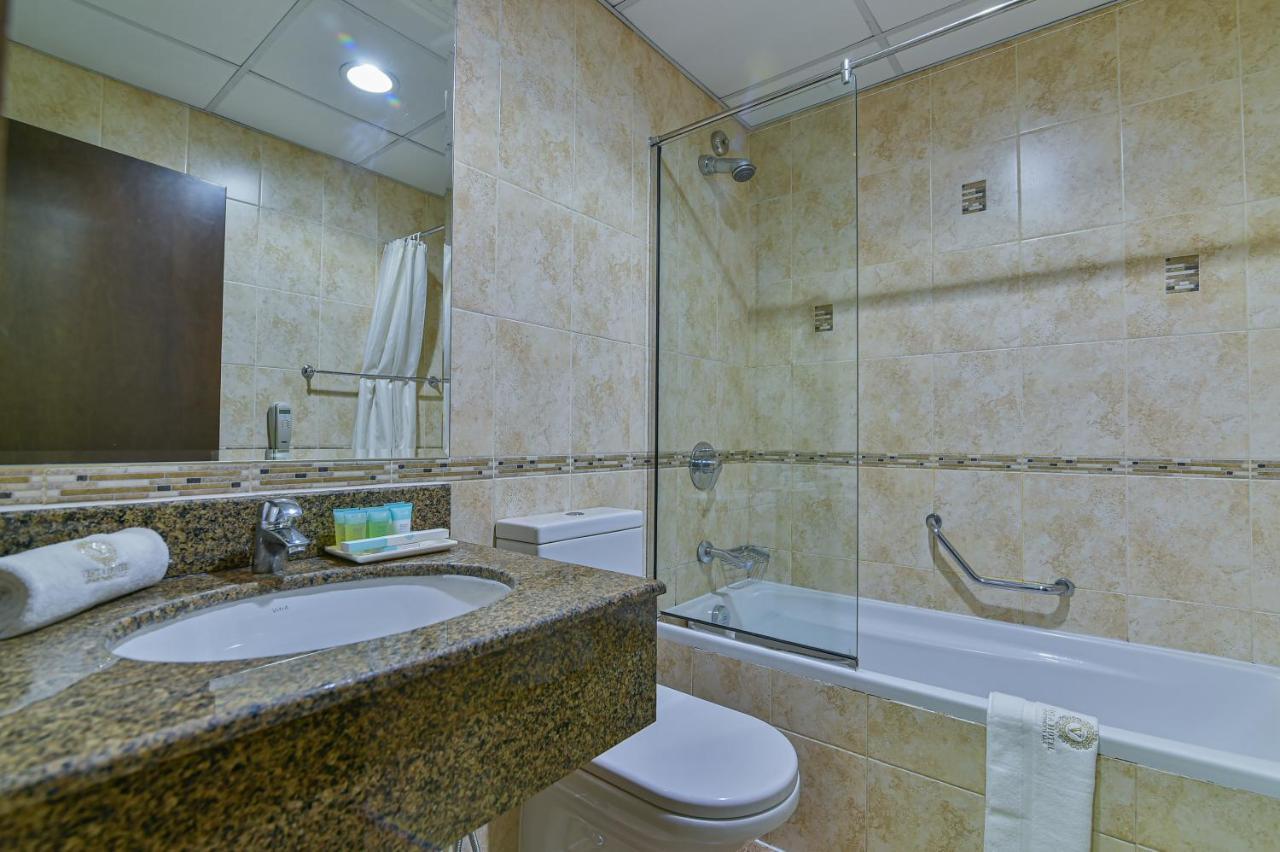 Vista Hotel Apartments Deluxe Dubai Exterior photo