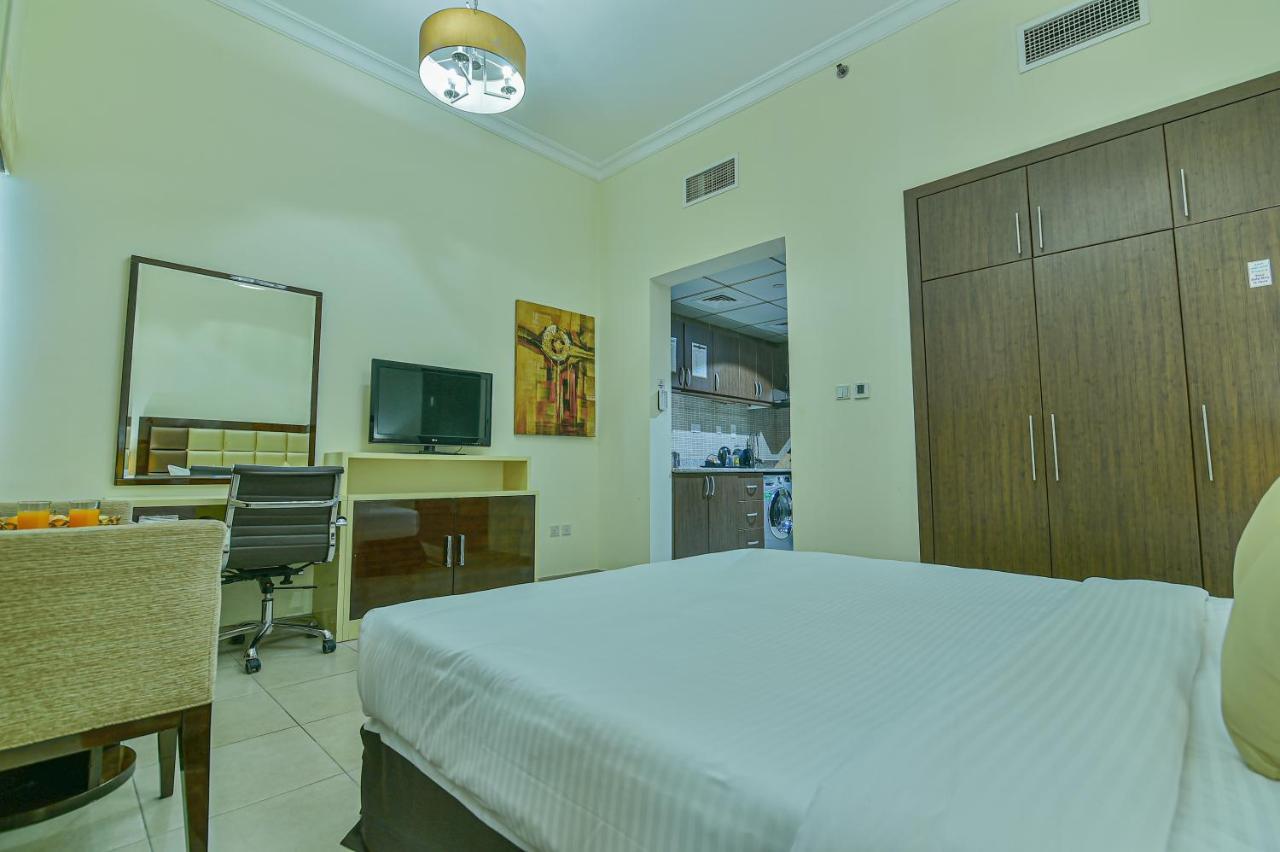 Vista Hotel Apartments Deluxe Dubai Exterior photo